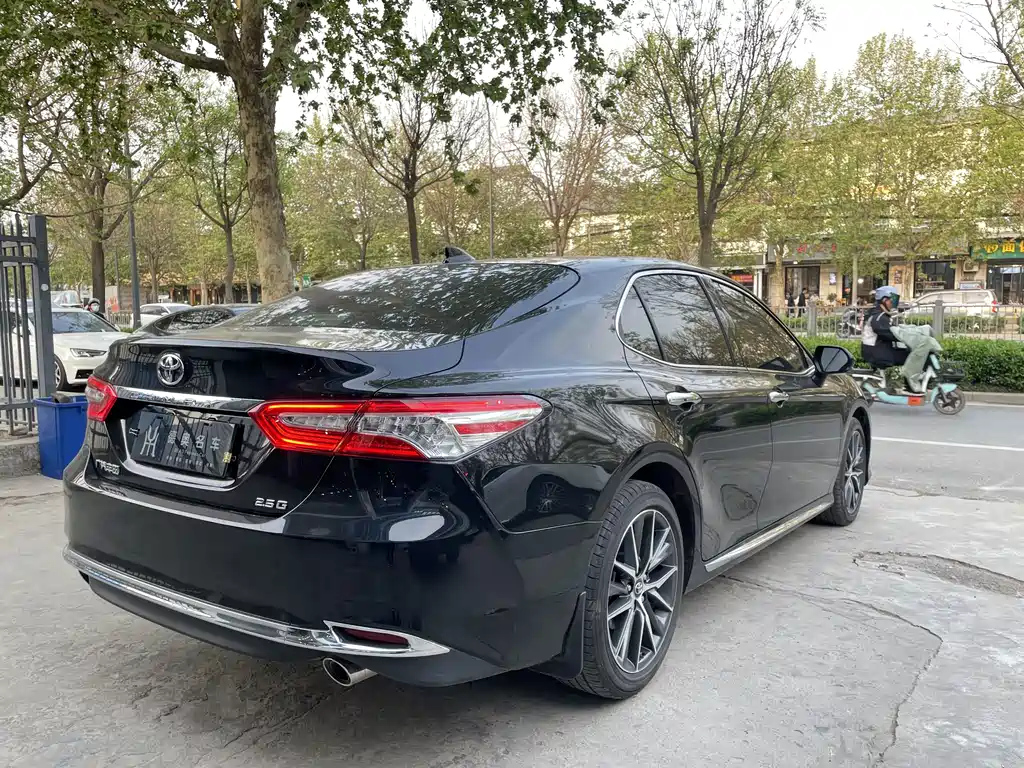 TOYOTA CAMRY 2023