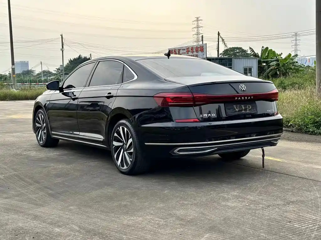 VOLKSWAGEN PASSAT 2022
