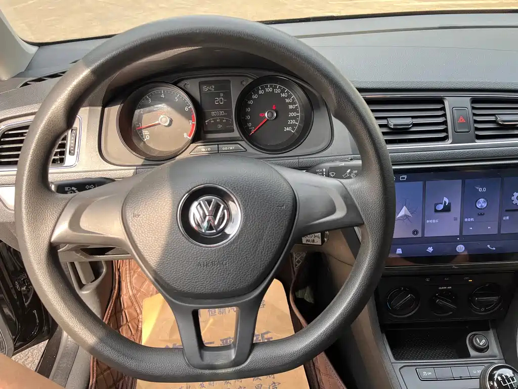 VOLKSWAGEN LAVIDA 2016