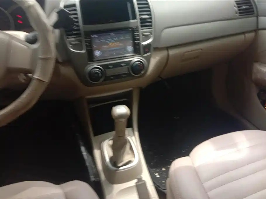 NISSAN SYLPHY 2017