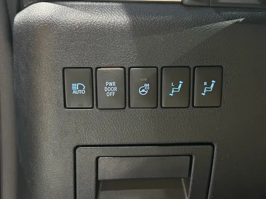 TOYOTA ALPHARD 2016