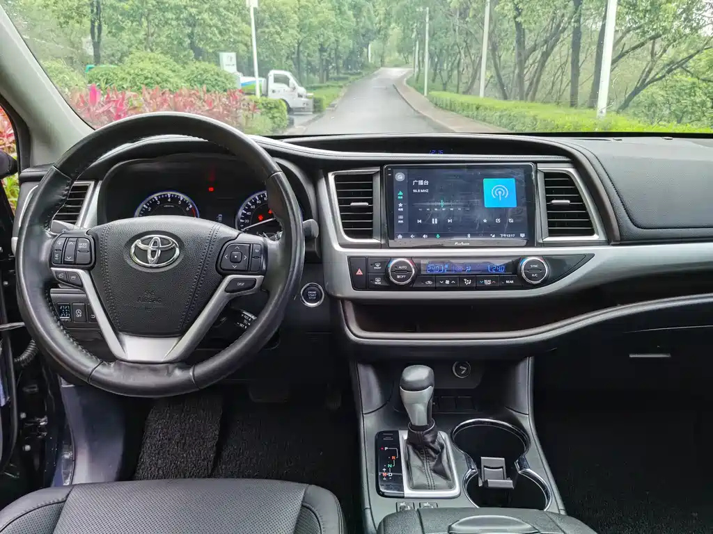 TOYOTA HIGHLANDER 2017