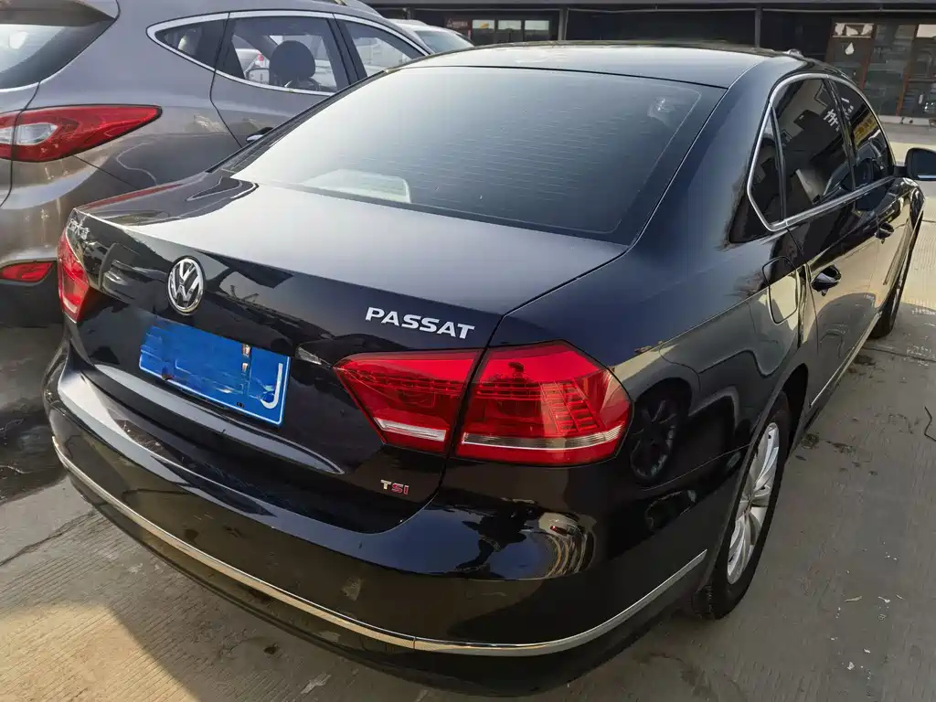 VOLKSWAGEN PASSAT 2014