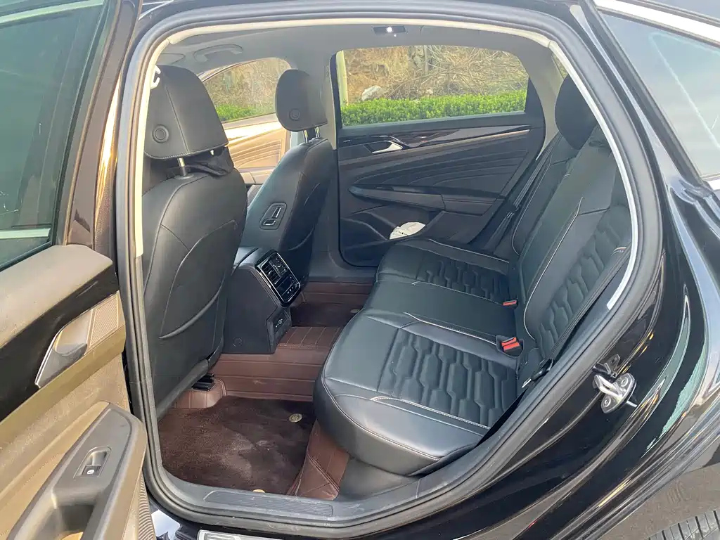 VOLKSWAGEN PASSAT 2021