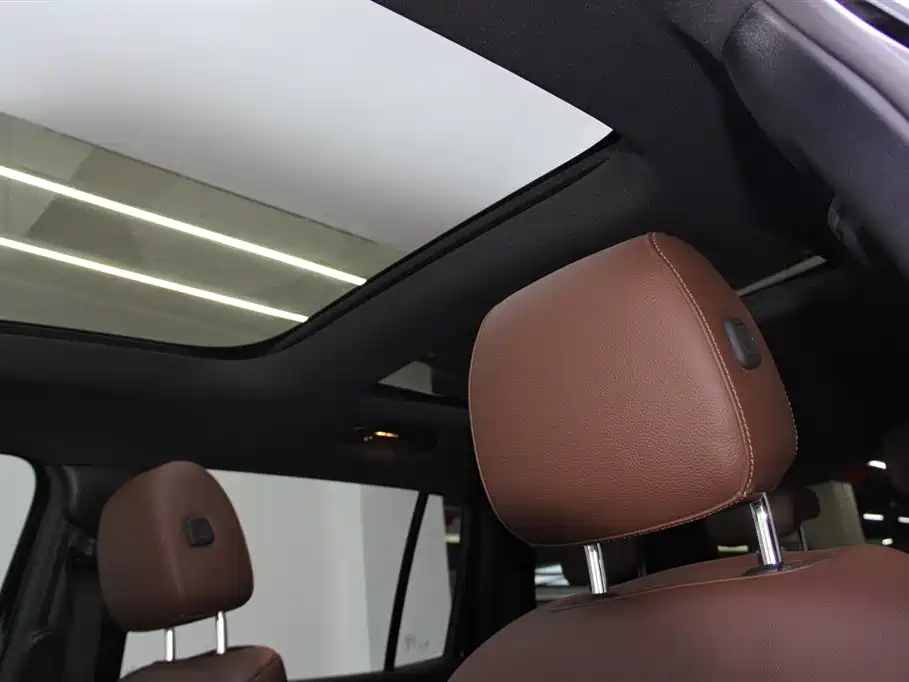 MERCEDES BENZ GLB 2023