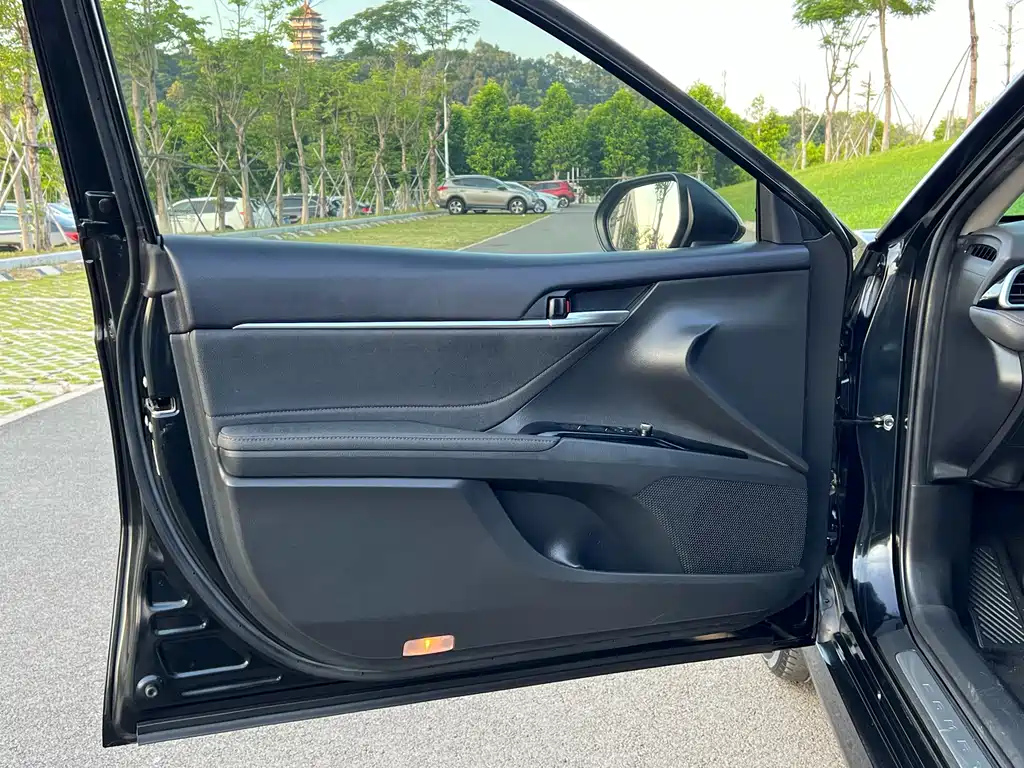 TOYOTA CAMRY 2023