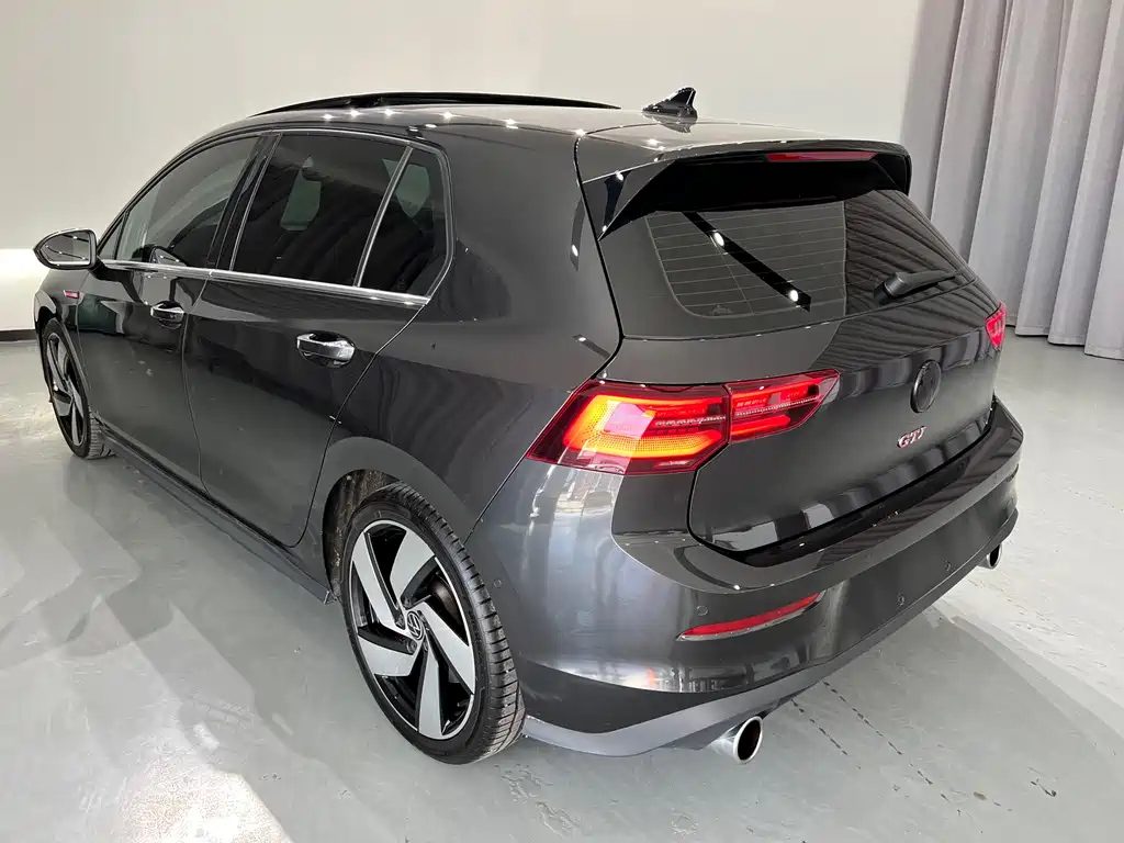 VOLKSWAGEN GOLF 2022