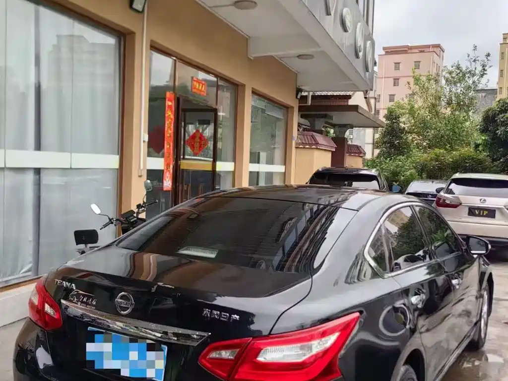 NISSAN TEANA 2017