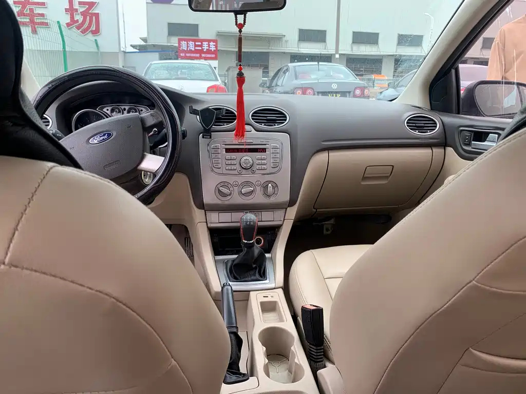 FORD FOCUS 2011