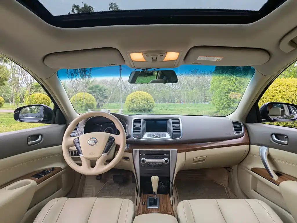NISSAN TEANA 2011