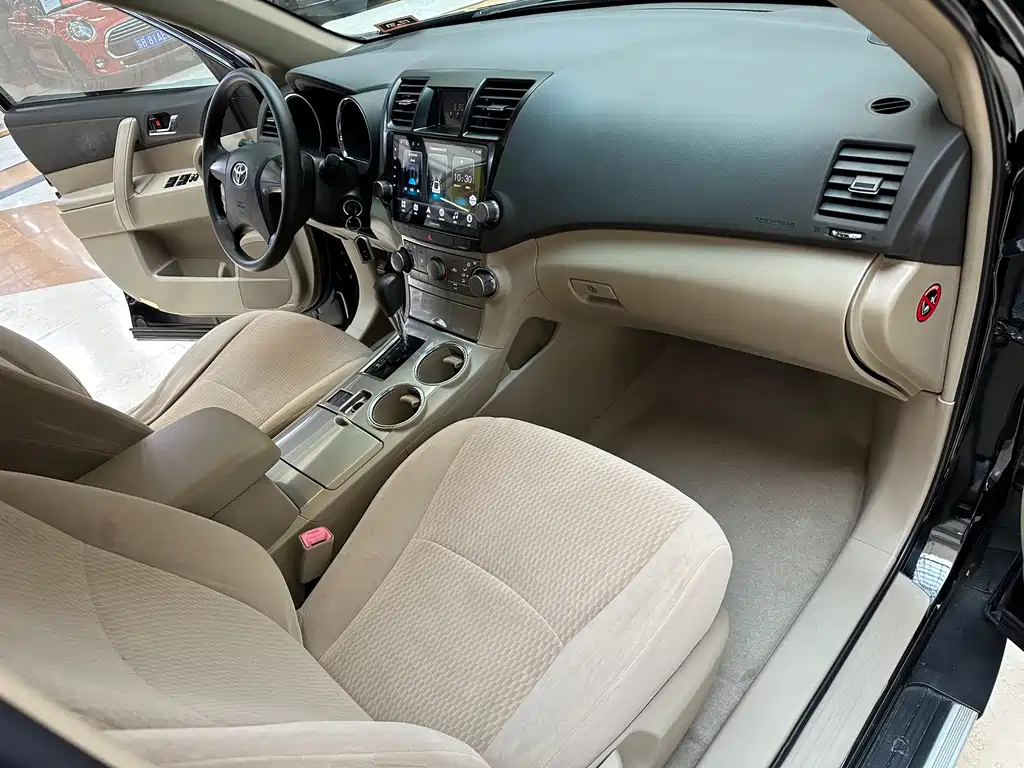 TOYOTA HIGHLANDER 2015
