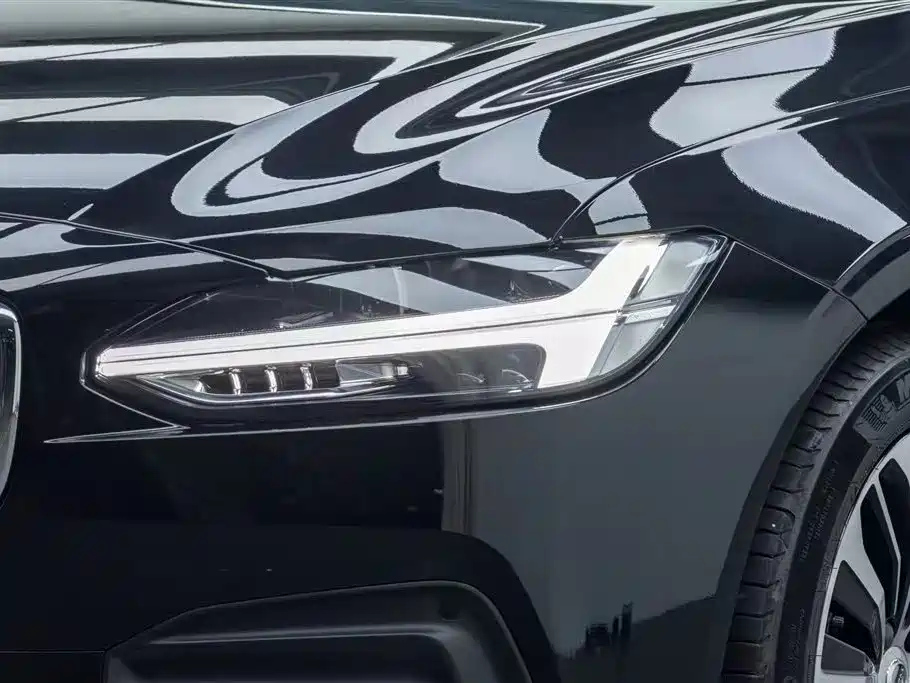 VOLVO S90 2022