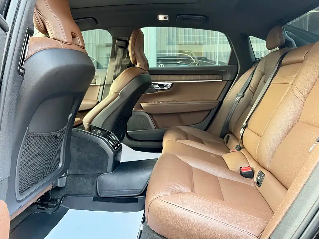 VOLVO S90 2021