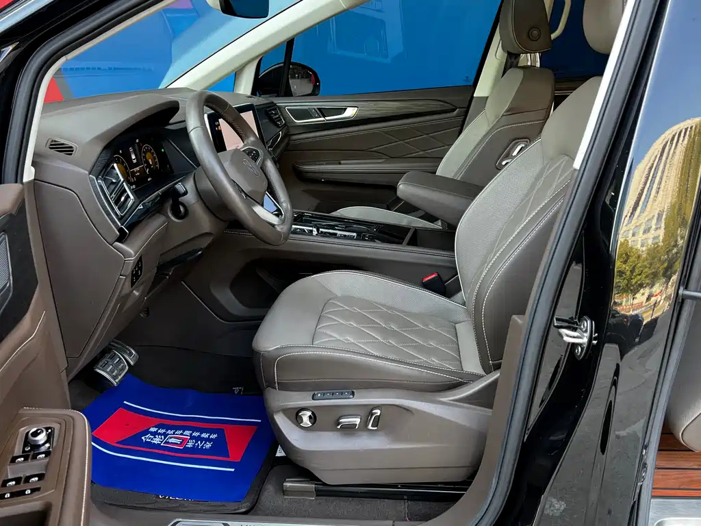 VOLKSWAGEN VILORAN 2023