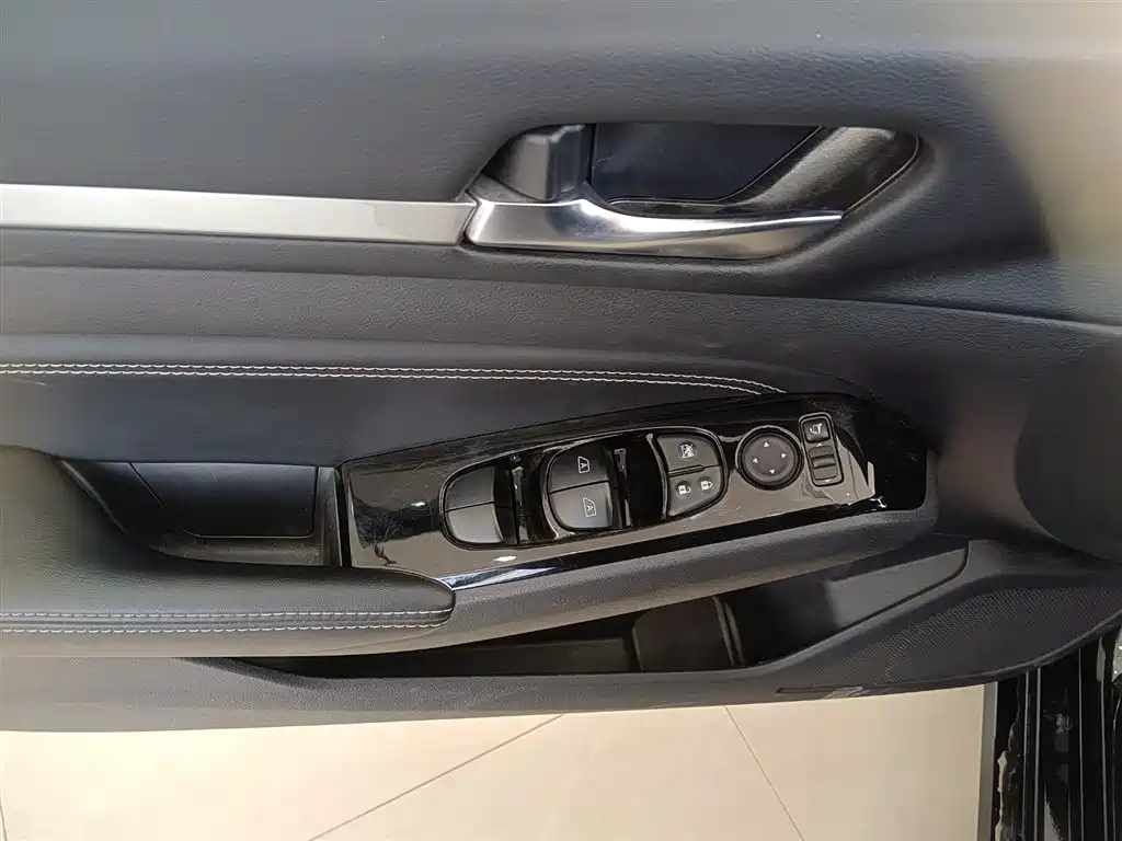 NISSAN TEANA 2022