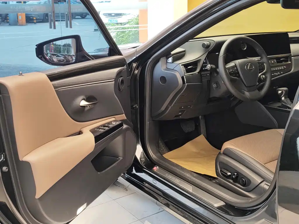 LEXUS ES 2023