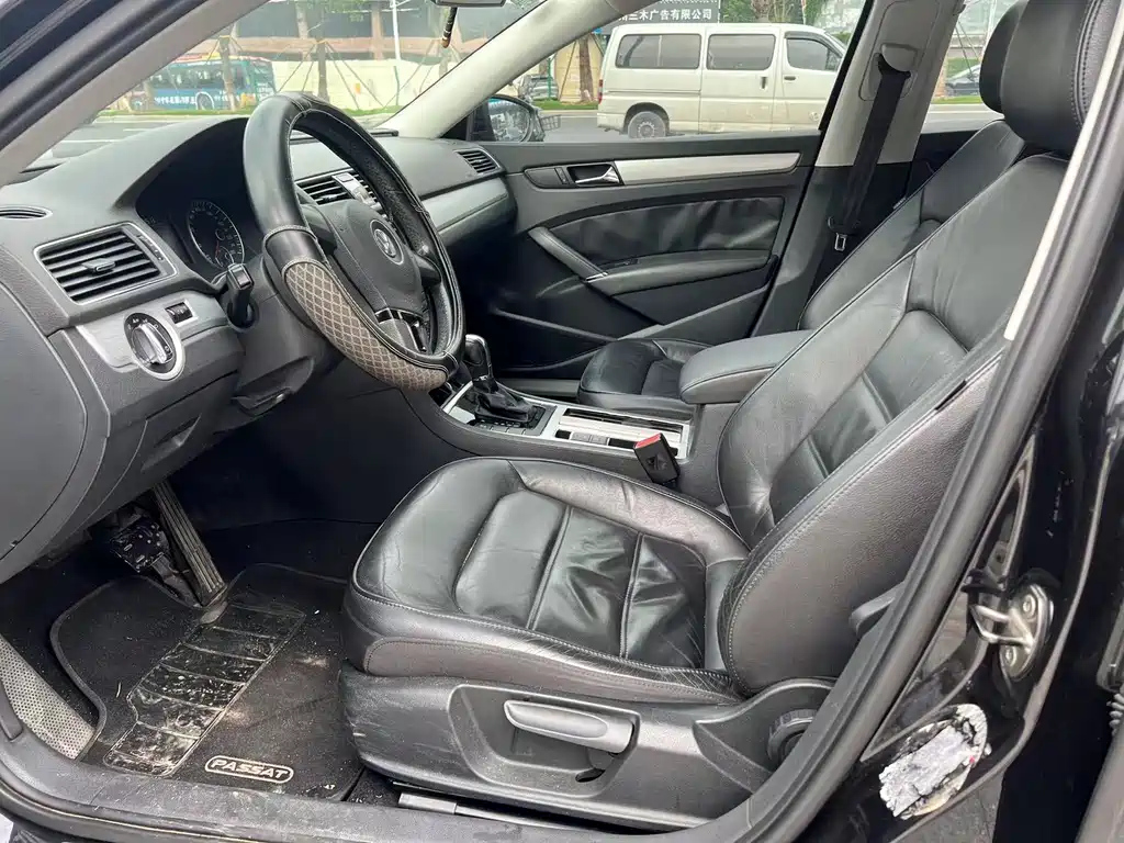 VOLKSWAGEN PASSAT 2014