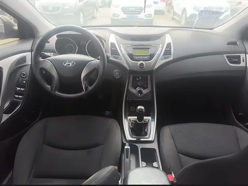 HYUNDAI ELANTRA 2012