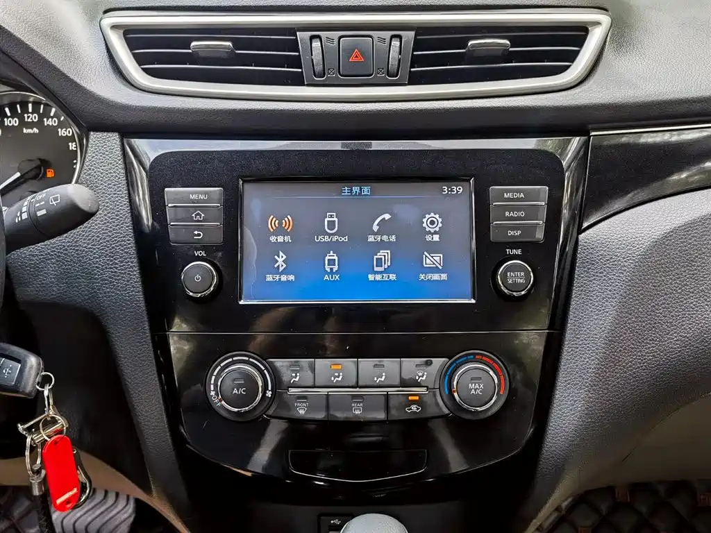 NISSAN QASHQAI 2018
