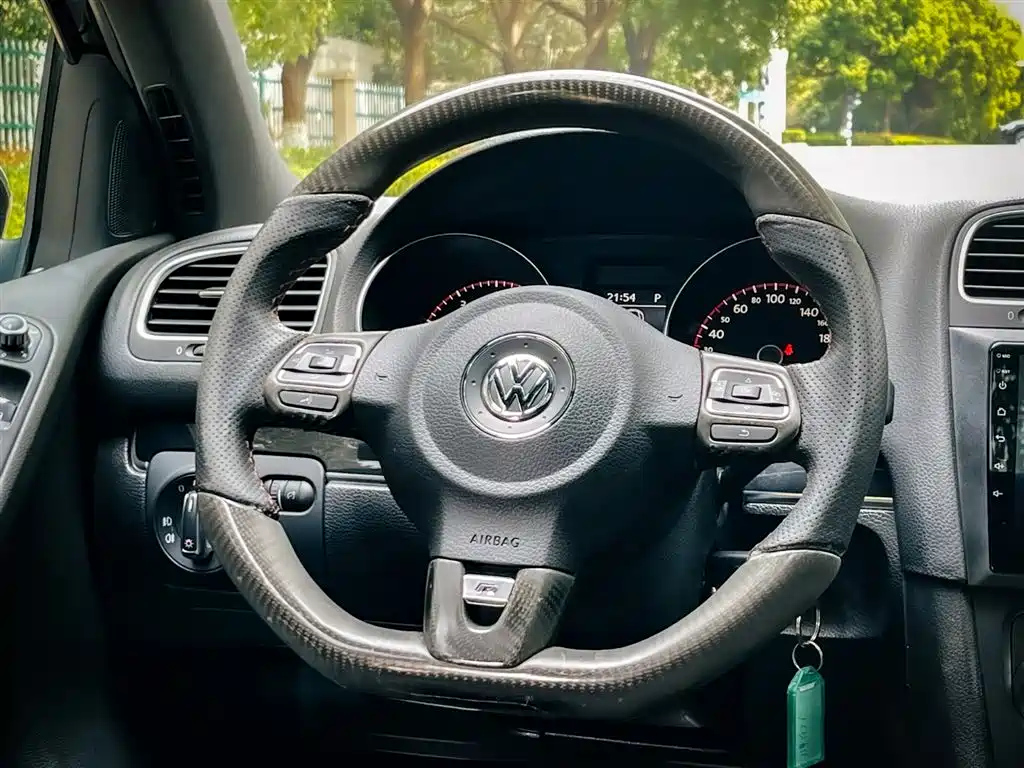 VOLKSWAGEN GOLF 2011