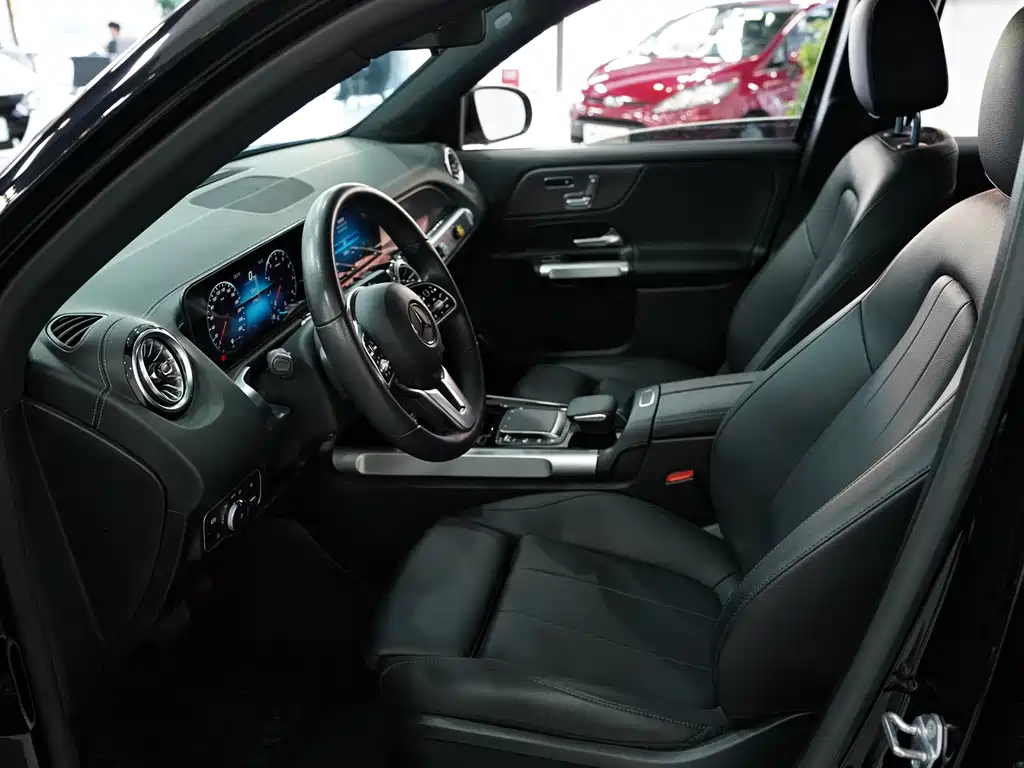 MERCEDES BENZ GLB 2021