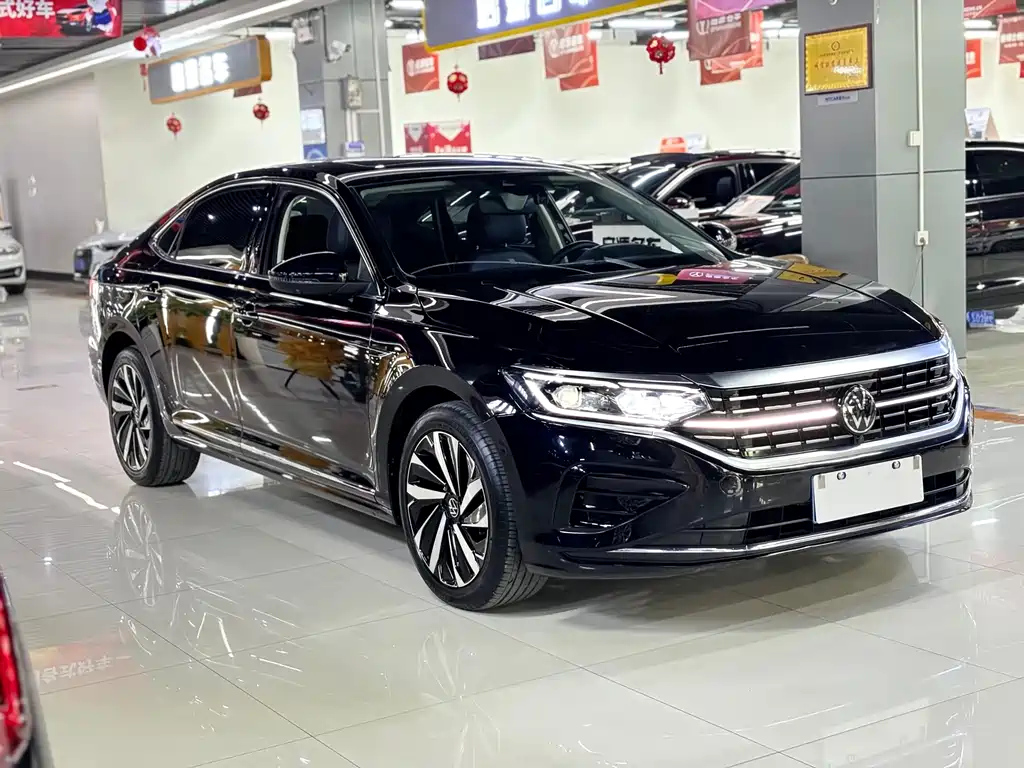 VOLKSWAGEN PASSAT 2023