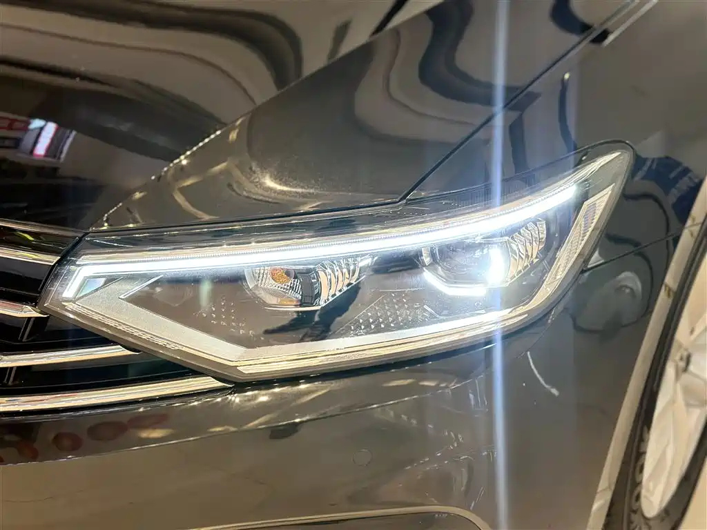 VOLKSWAGEN MAGOTAN 2022