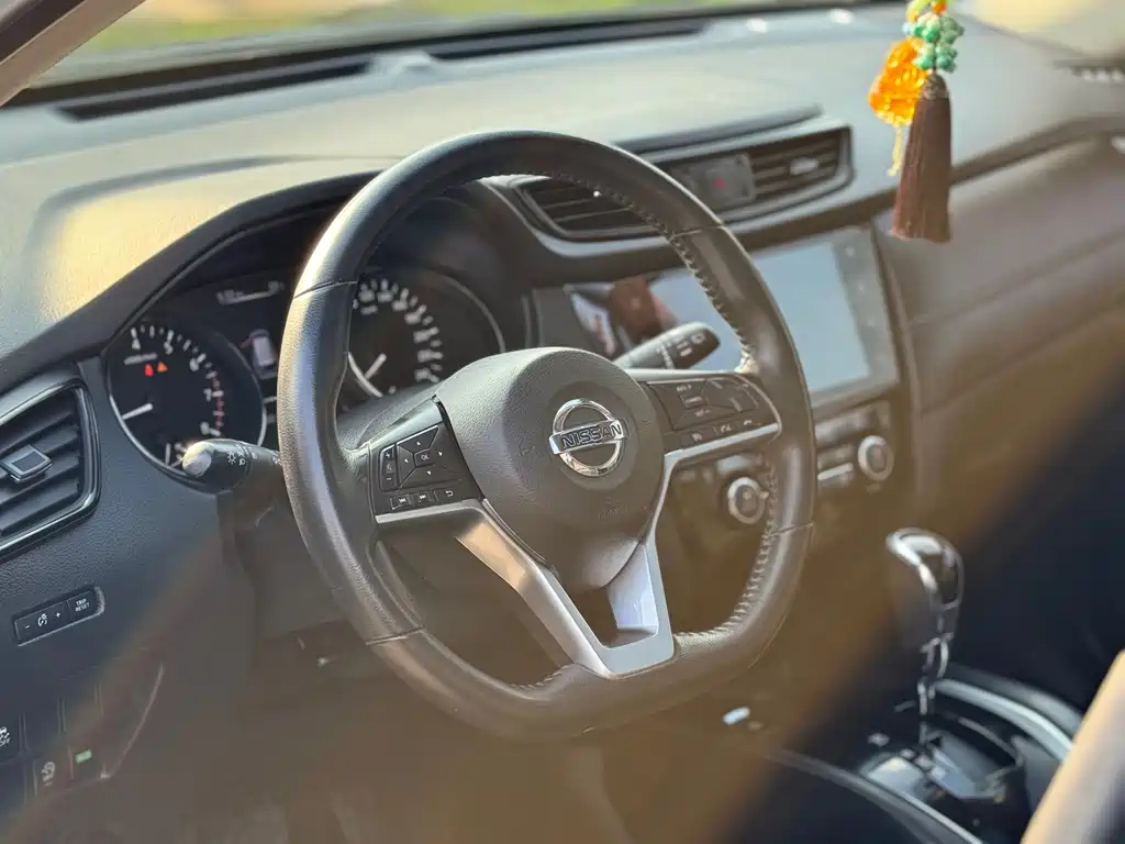 NISSAN X-TRAIL 2019