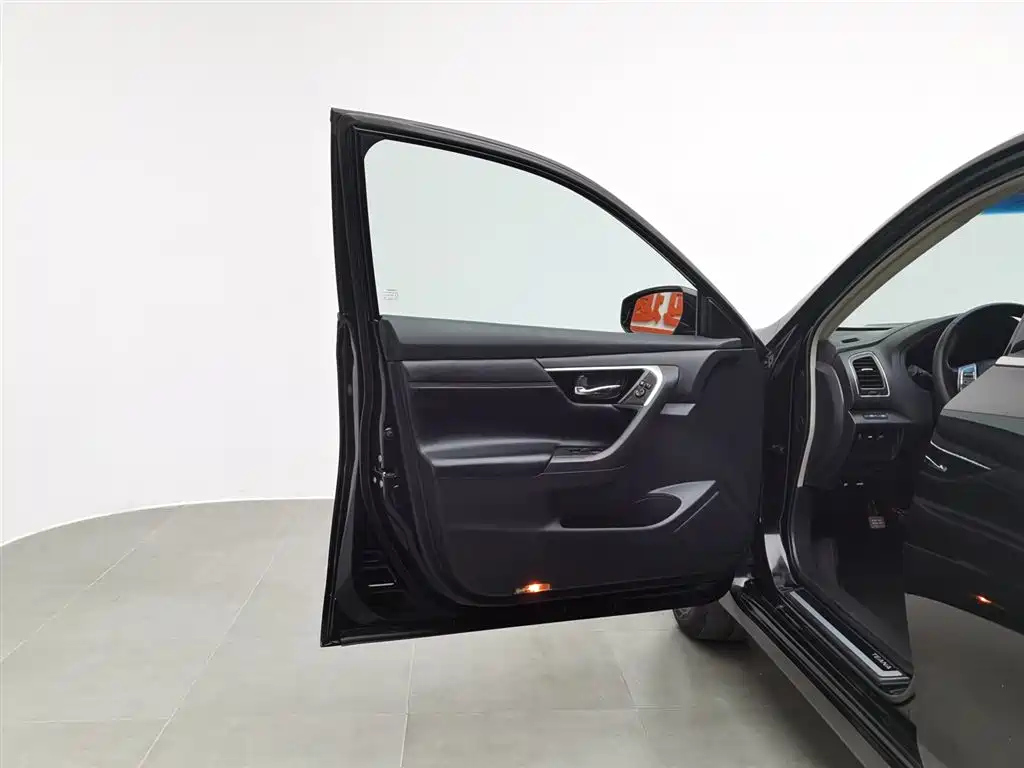 NISSAN TEANA 2018