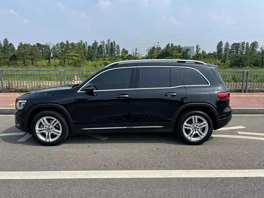 MERCEDES BENZ GLB 2021