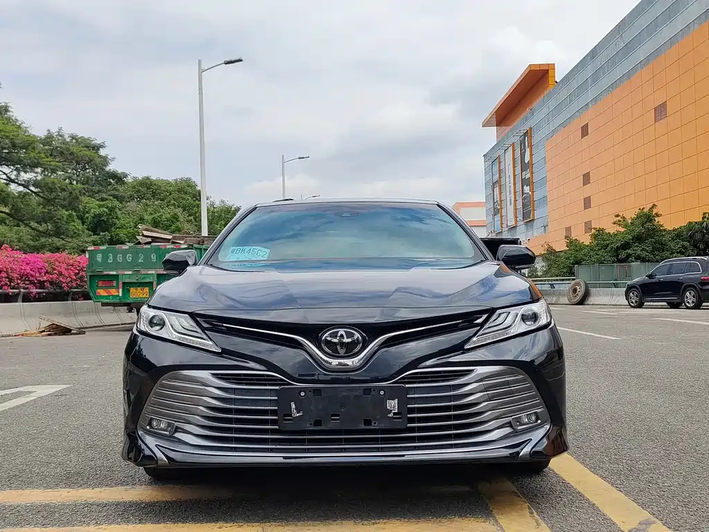 TOYOTA CAMRY 2019