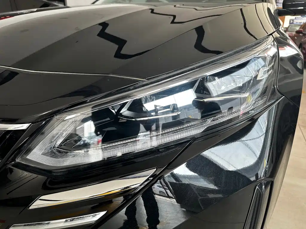 NISSAN TEANA 2023