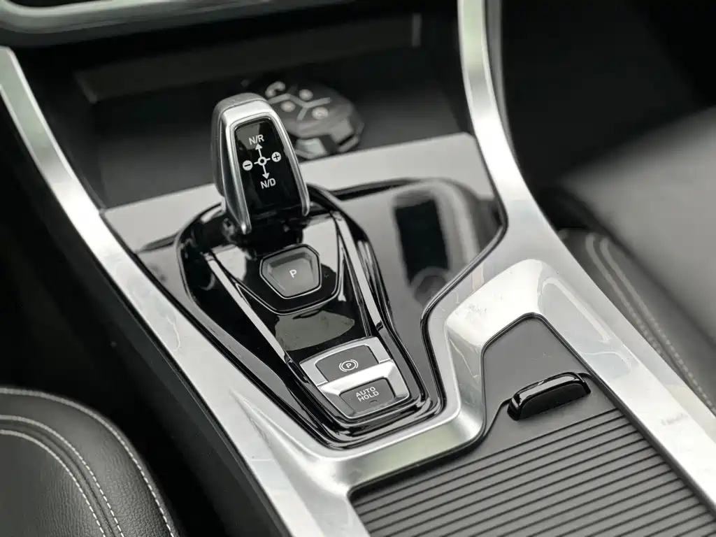 LYNK&CO 01 2019