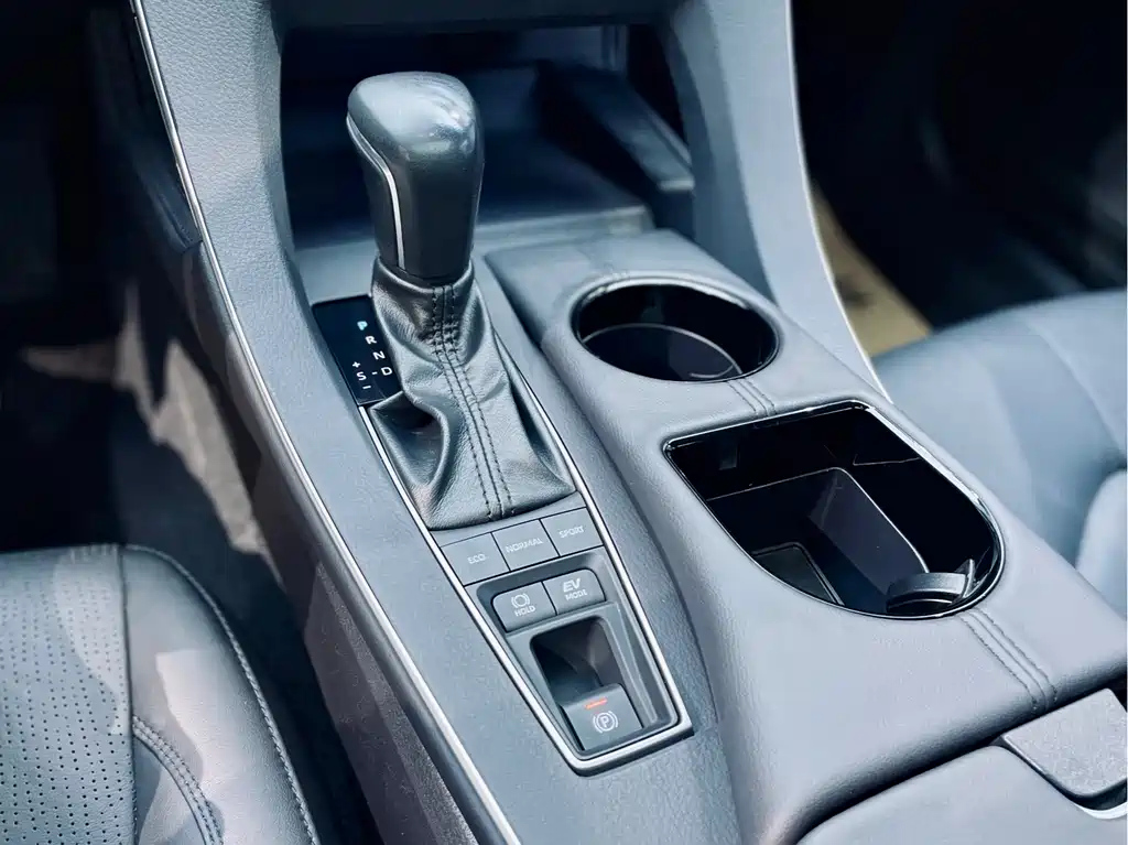 TOYOTA AVALON 2020