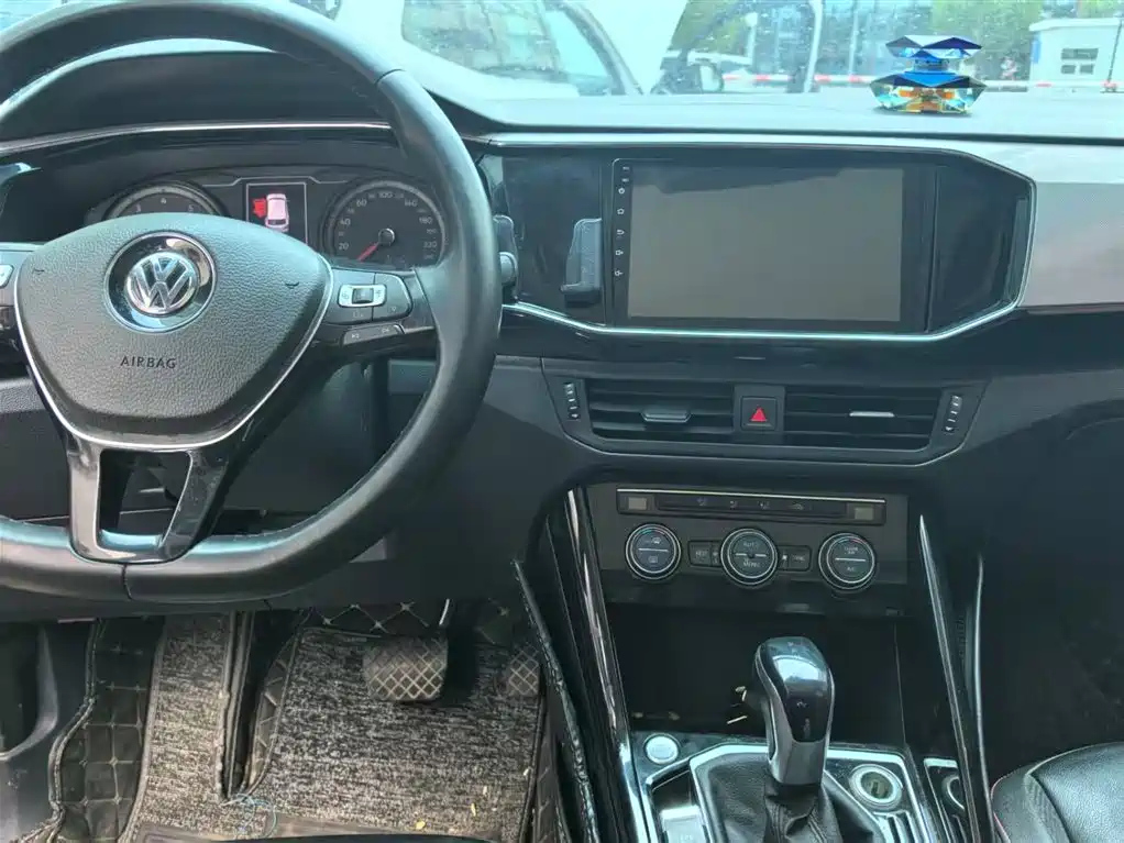 VOLKSWAGEN TAYRON 2019