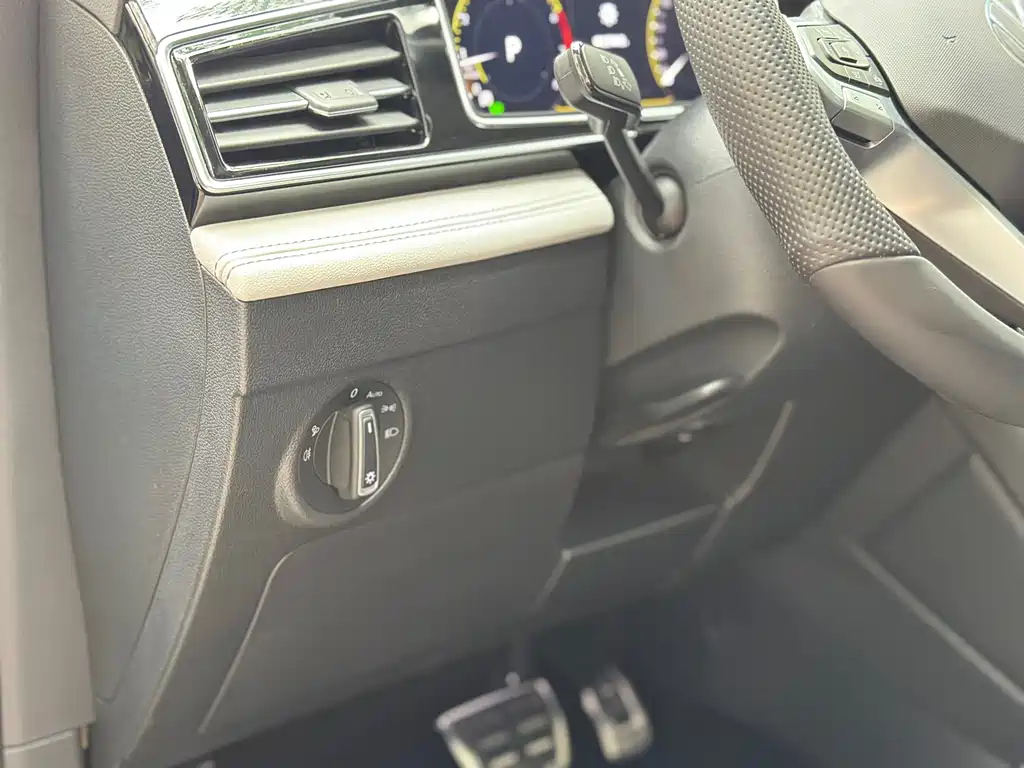 VOLKSWAGEN TIGUAN L 2024