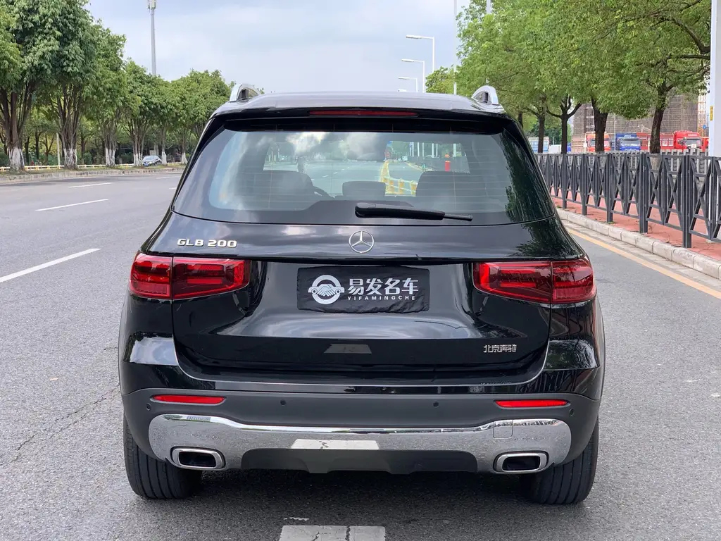 MERCEDES BENZ GLB 2024