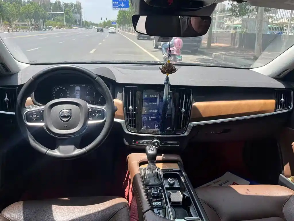 VOLVO S90 2020