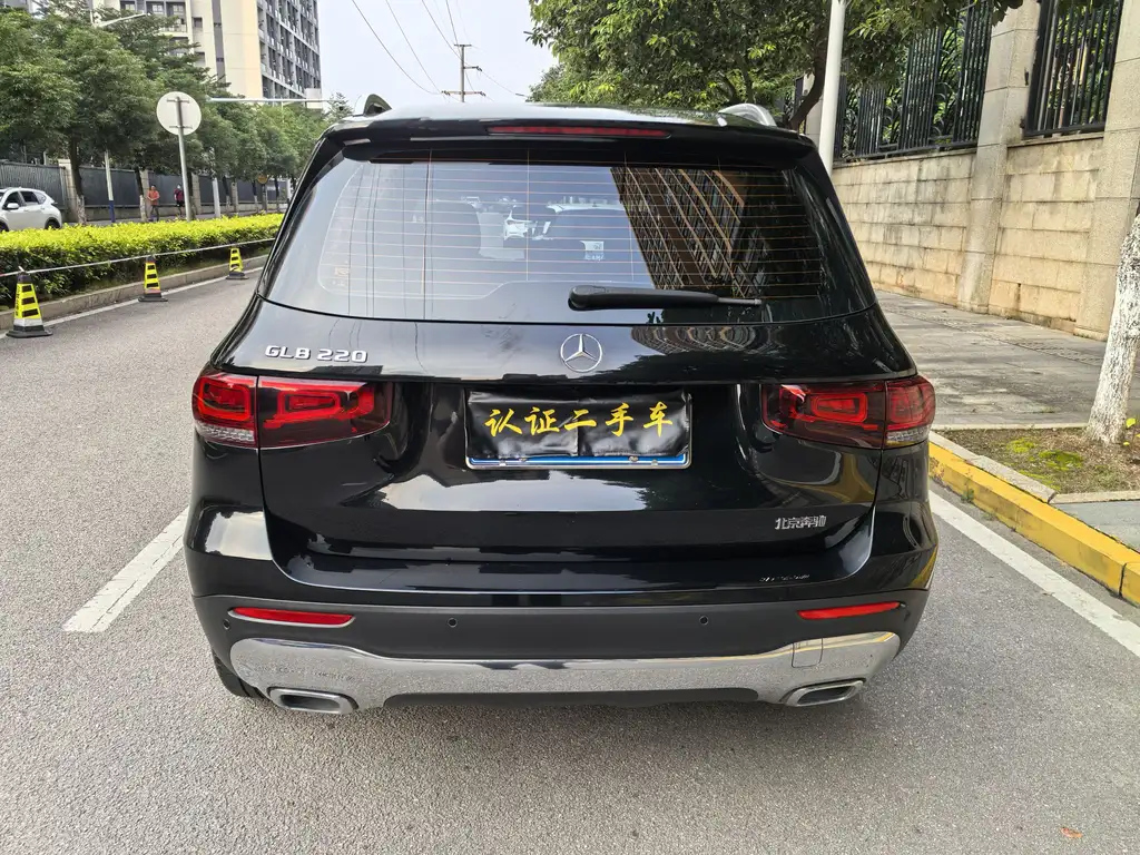 MERCEDES BENZ GLB 2023