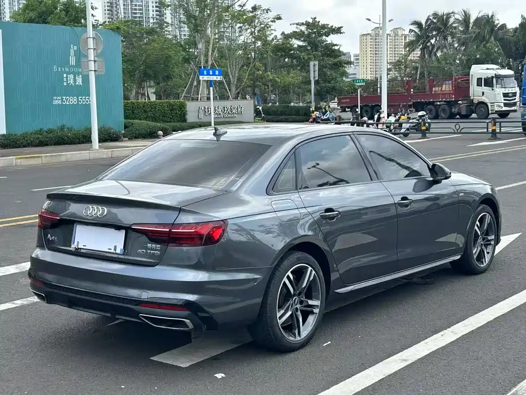 AUDI A4L 2022