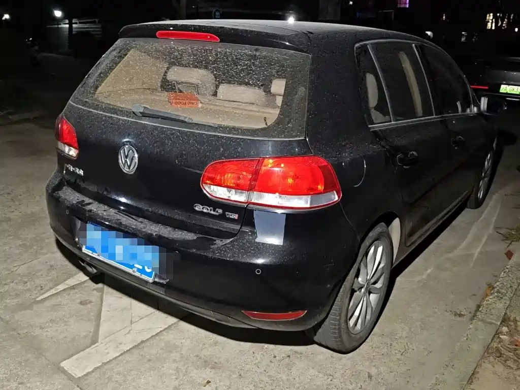 VOLKSWAGEN GOLF 2012