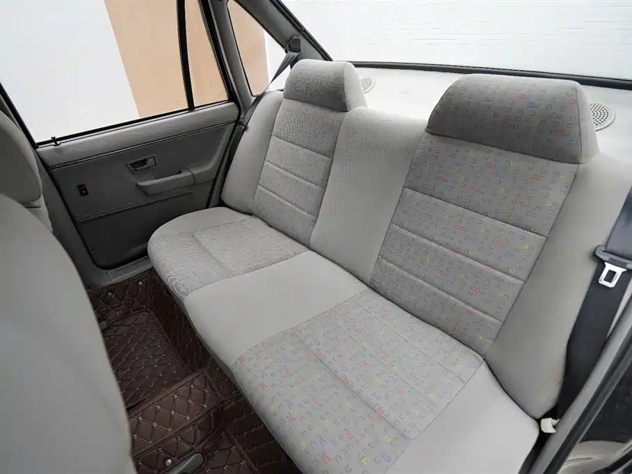 VOLKSWAGEN SANTANA CLASSIC 2012