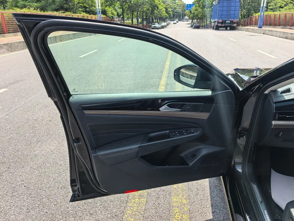 VOLKSWAGEN PASSAT 2020