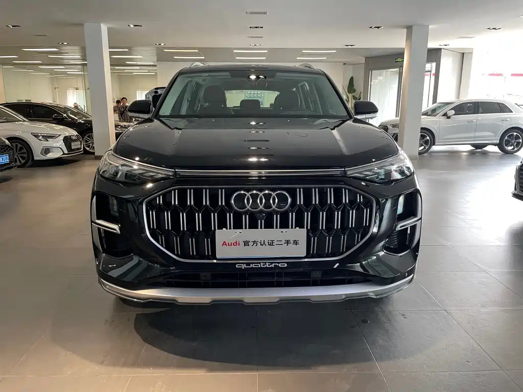 AUDI Q6 2024