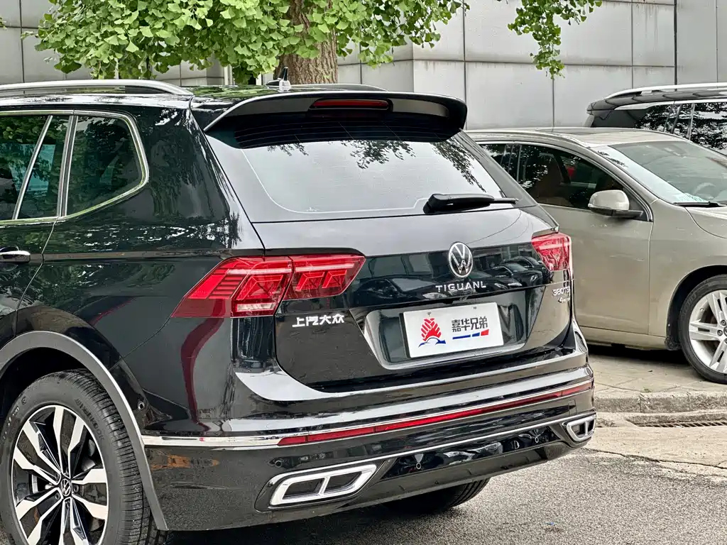 VOLKSWAGEN TIGUAN L 2024