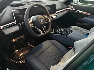 BMW 5-SERIES  2024