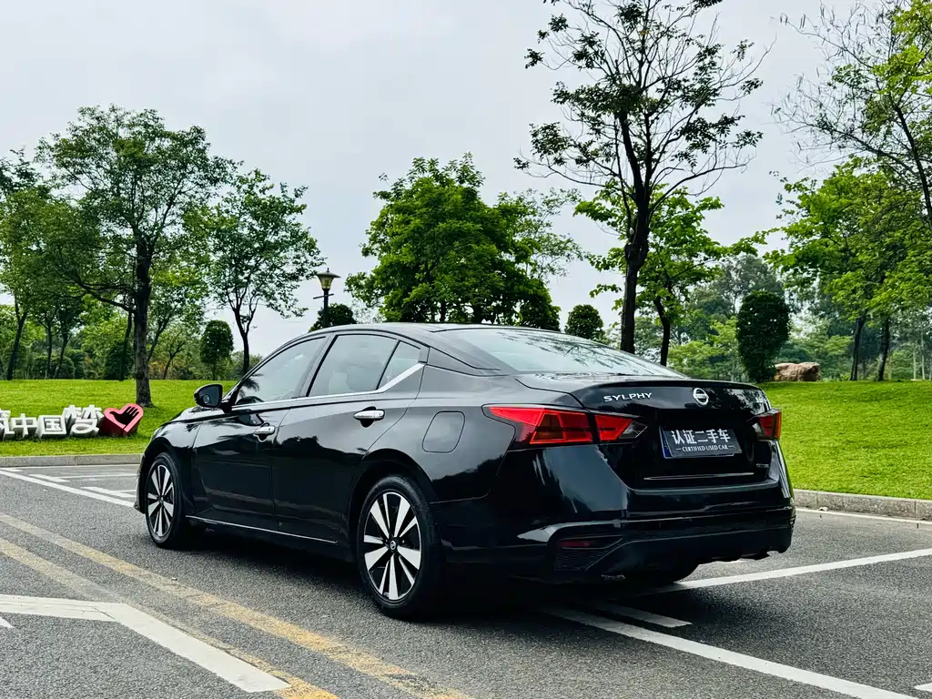 NISSAN TEANA 2020