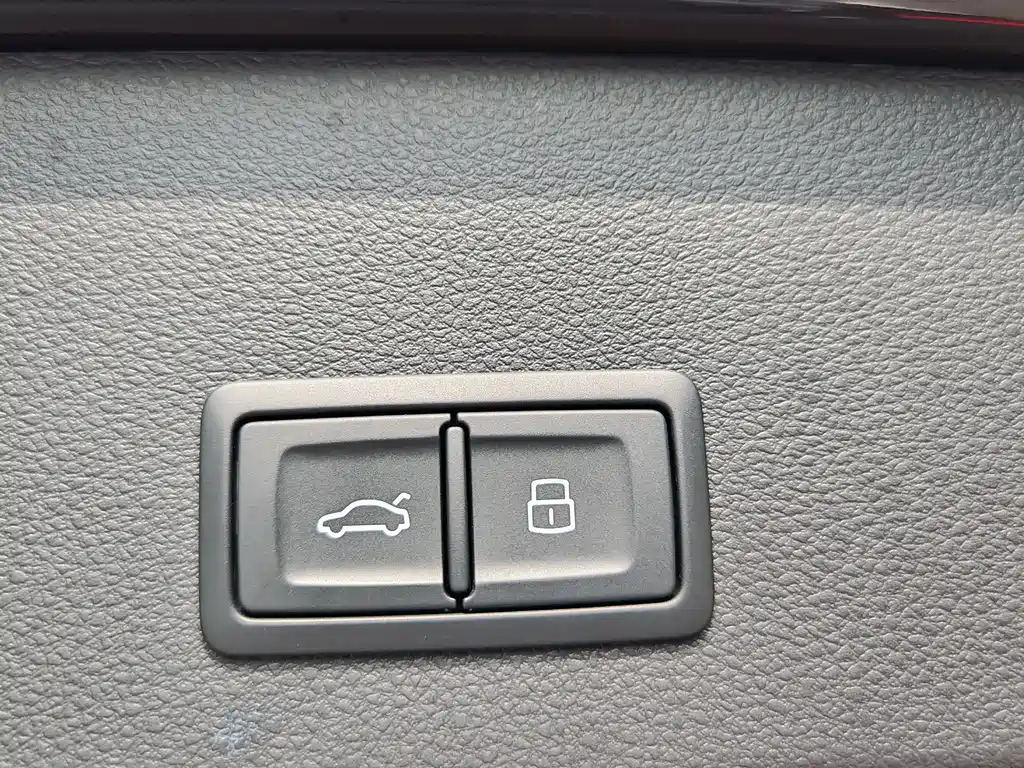 AUDI Q2L 2024