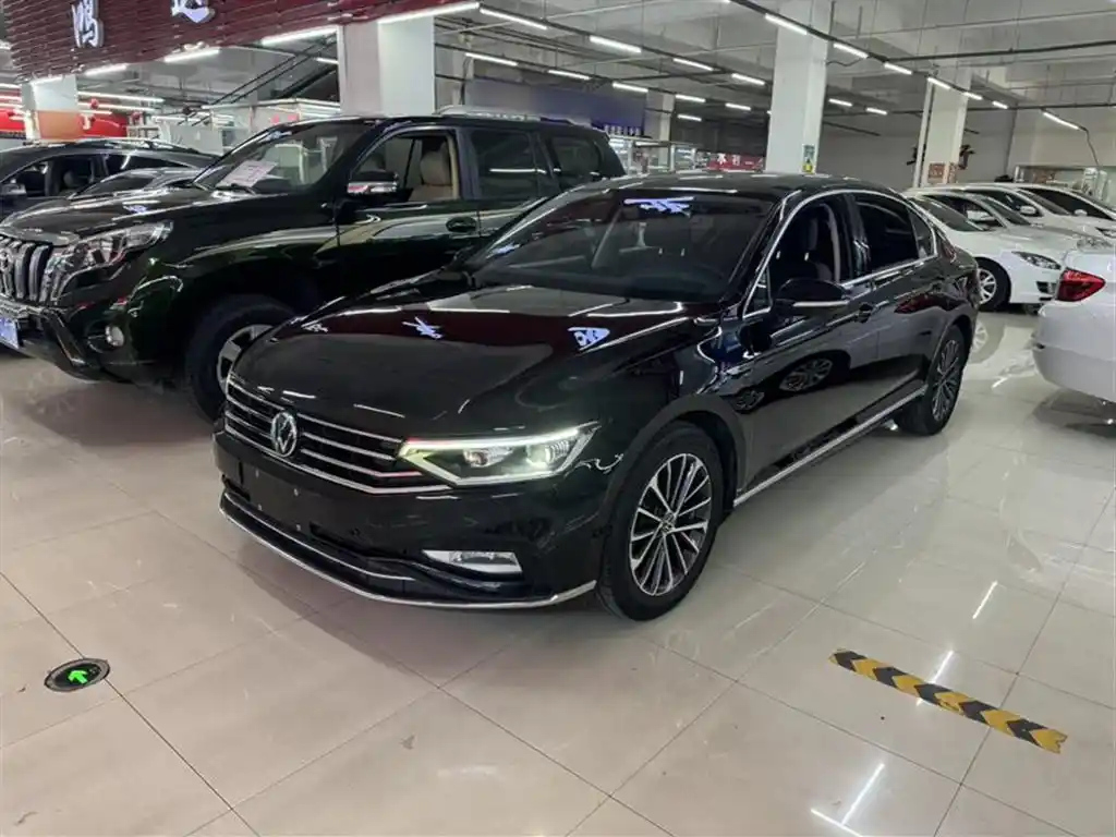 VOLKSWAGEN MAGOTAN 2020