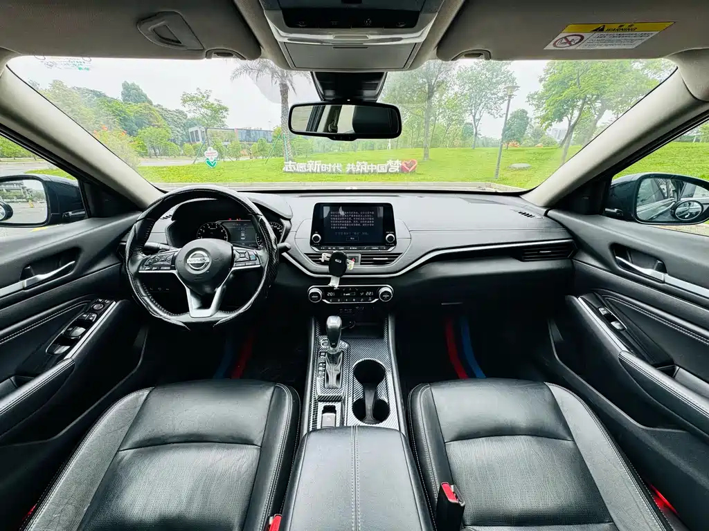 NISSAN TEANA 2020